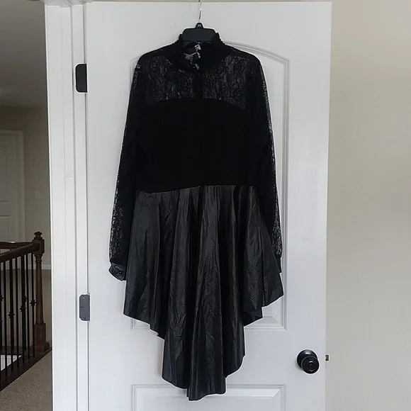 NWT ASHLEY STEWART BLACK LACE & FAUX LEATHER HI LOW GOTHIC TOP SIZE 14/16 - Picture 7 of 16